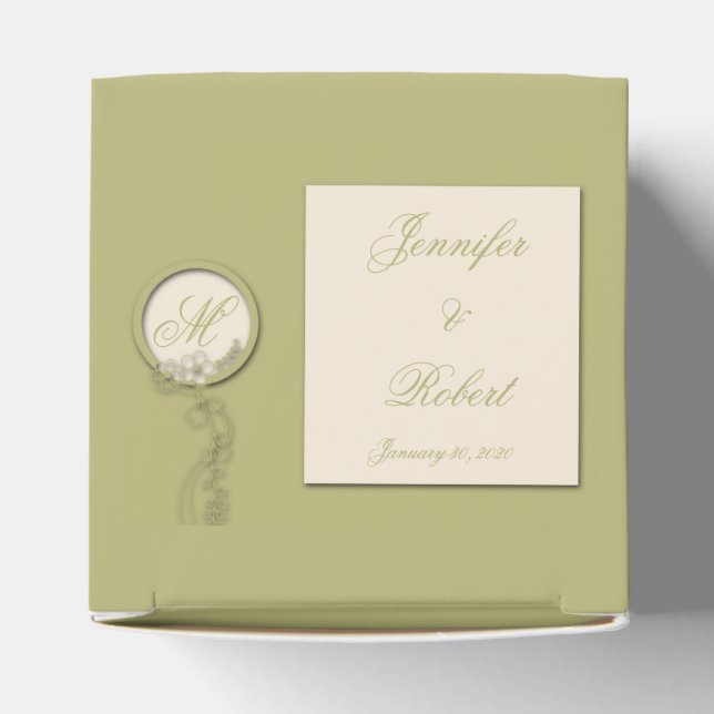 Circle Green and Creme Monogram Favour Box (Top)