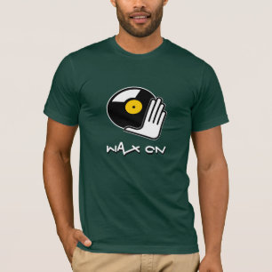 Cire sur le T-shirt du DJ d'éraflure
