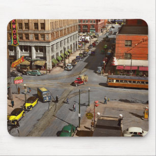 City - Iowa - Des Moines - Walnut & Fourth 1940 Mouse Pad
