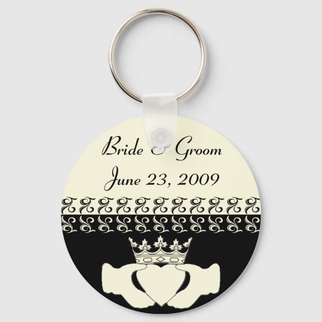 Claddagh Wedding Invitation set Keychain (Front)
