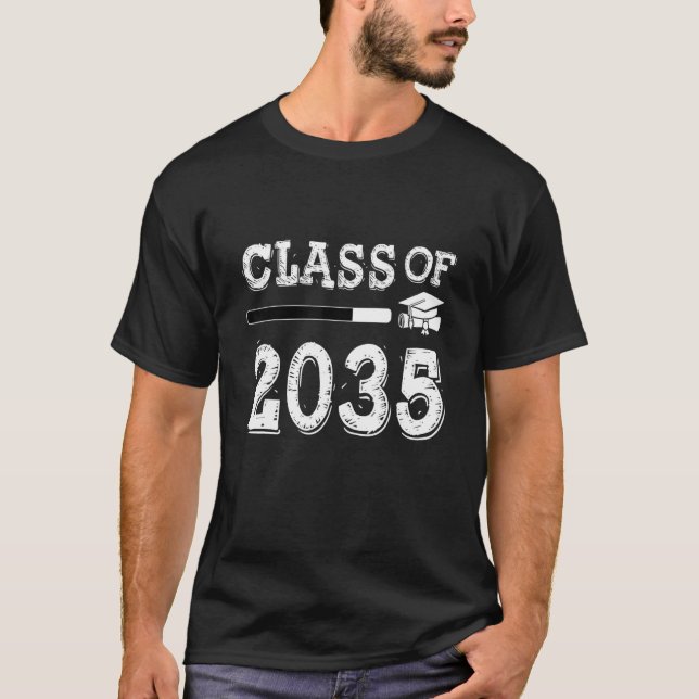 Class of 2035 Grow With Me First Day of School Gra T-Shirt (Front)