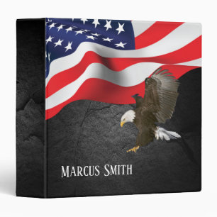 Classeur Bald Eagle sur le drapeau américain