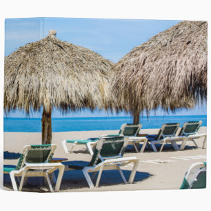 Classeur Chaises longues et parapluies de chaume sur la