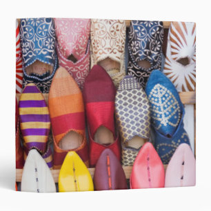 Classeur Chaussures exposées dans une boutique dans les sou