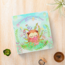 Chouette couchée mignonne