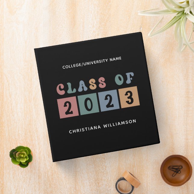 Classeur Classe Retro Personnalisée de 2023 Graduation Cute (In Situ)
