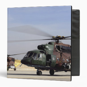 Classeur Deux hélicoptères irakiens de la hanche Mi-17
