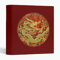 Dragon asiatique d'or brodé sur rouge foncé