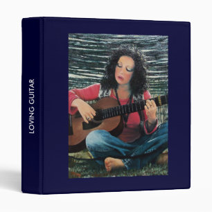Classeur Femme Jouant De La Musique Avec Guitare Acoustique