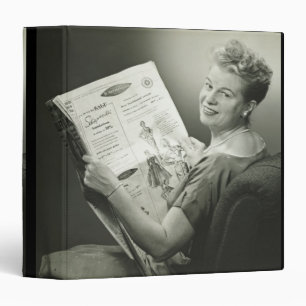 Classeur Femme s'asseyant dans la chaise