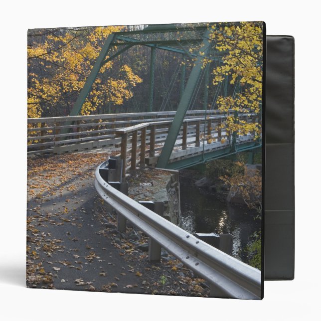 Classeur Feuillage d'automne et un pont sur les Millers (Devant/Intérieur)