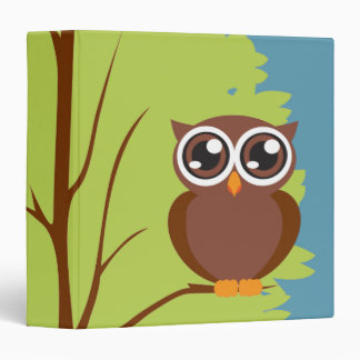 Classeur hibou dans un carnet d'arbre