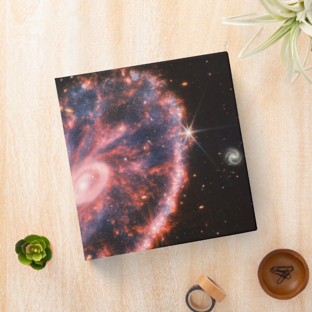 Classeur La Galaxie Cartwheel Et Ses Galaxies Compagnons. (In Situ)