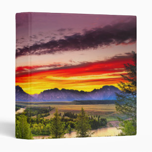 Classeur Le coucher du soleil d'été chez la rivière Snak