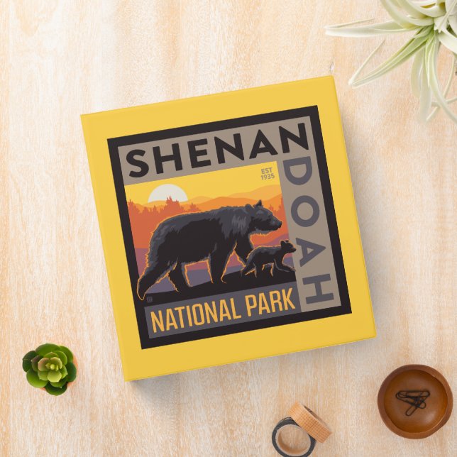 Classeur Le Parc national de Shenandoah | Mama Bear & Cubs (In Situ)