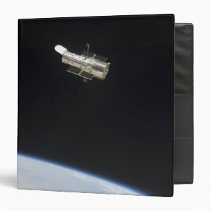 Classeur Le télescope spatial de Hubble en orbite au-dessus