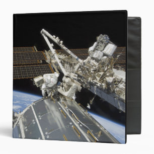 Classeur Les astronautes effectuent une série de tâches