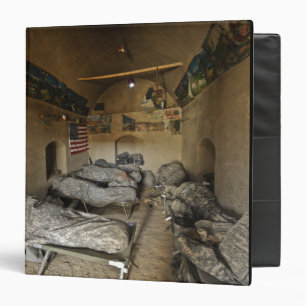 Classeur Les soldats des USA dorment dans une maison