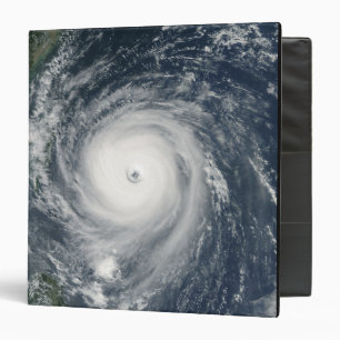 Classeur Ouragan Longwang approchant Taïwan