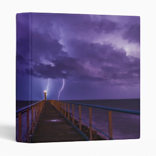 Classeur Phares dans un orage avec la pluie pourpre