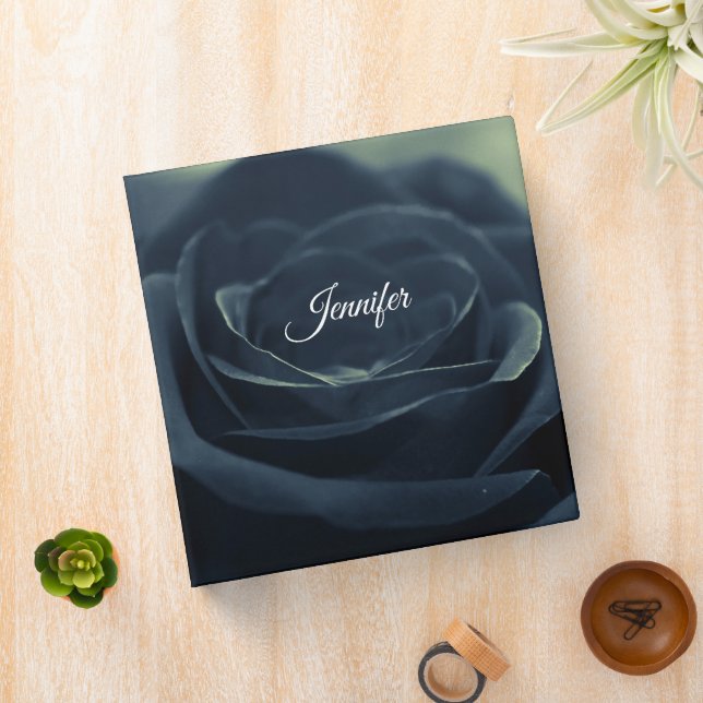 Classeur Rose noir foncé gothique photo (In Situ)