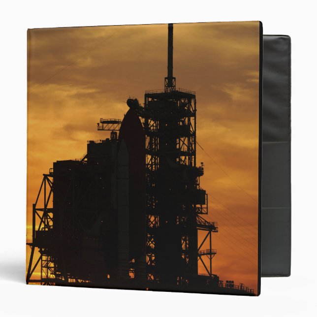 Classeur Space Shuttle Atlantis sur le pad de lancement (Devant/Intérieur)
