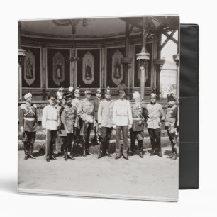 Classeur Tsar Nicholas II (1868-1918) se tenant à garde
