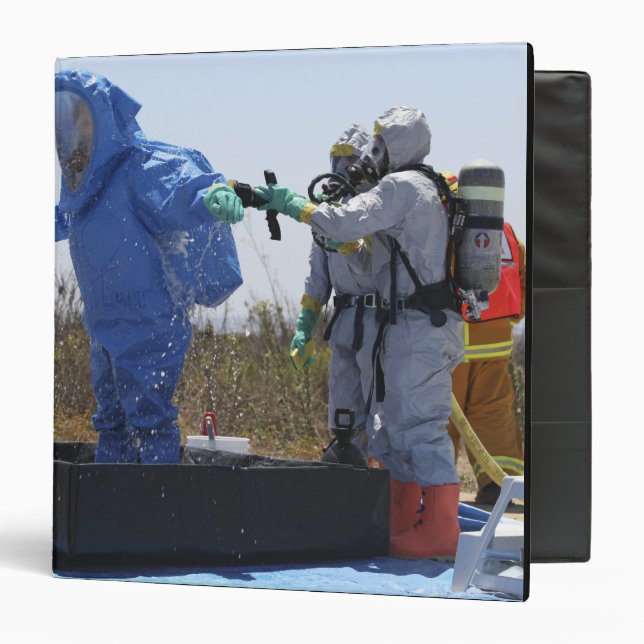 Classeur Un aviateur se tient dans une baignoire (Devant/Intérieur)