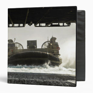 Classeur Un coussin d'air de barge de débarquement prépar