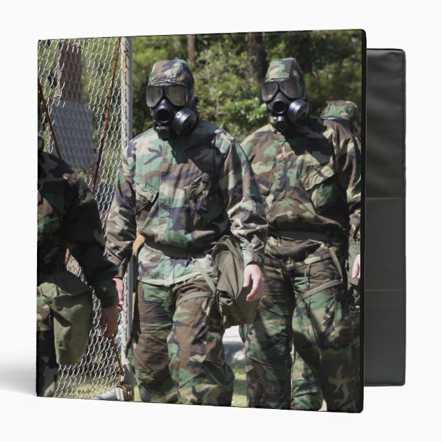 Classeur Un groupe de participants au Défi solaire (Devant/Intérieur)