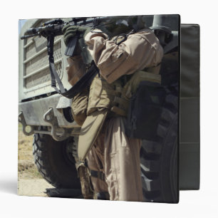 Classeur Un soldat assure la sécurité des Marines
