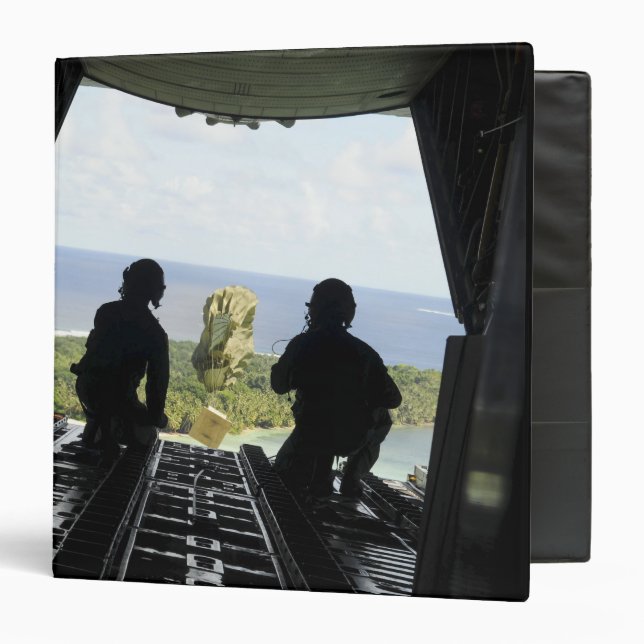 Classeur Une boîte de biens humanitaires (Devant/Intérieur)