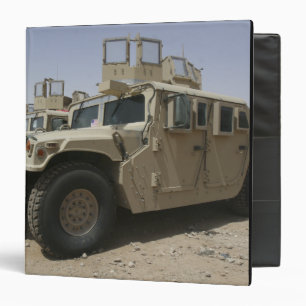 Classeur Une rangée des humvees des militaires Polic de