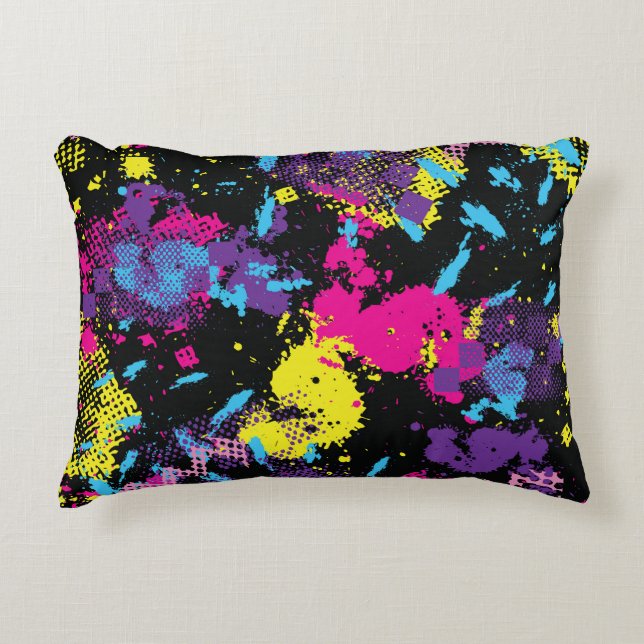 Classic Camouflage: Seamless Vintage Pattern Accent Pillow (Front)