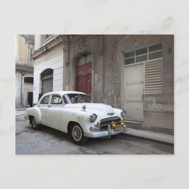 Classic car in Havana Cuba Postcard (Front)