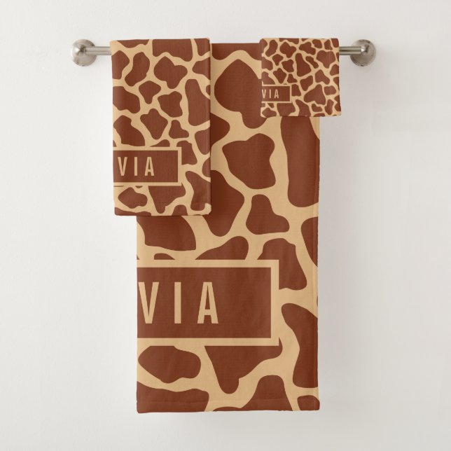 Classic Custom Name Giraffe Animal Print Pattern Bath Towel Set (Insitu)