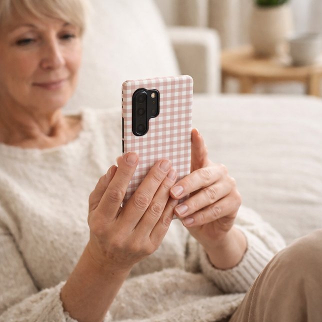 Classic Light Pink Gingham Check Pattern Samsung Galaxy S22 Ultra Case (A phone case with a pink and white gingham plaid pattern.)