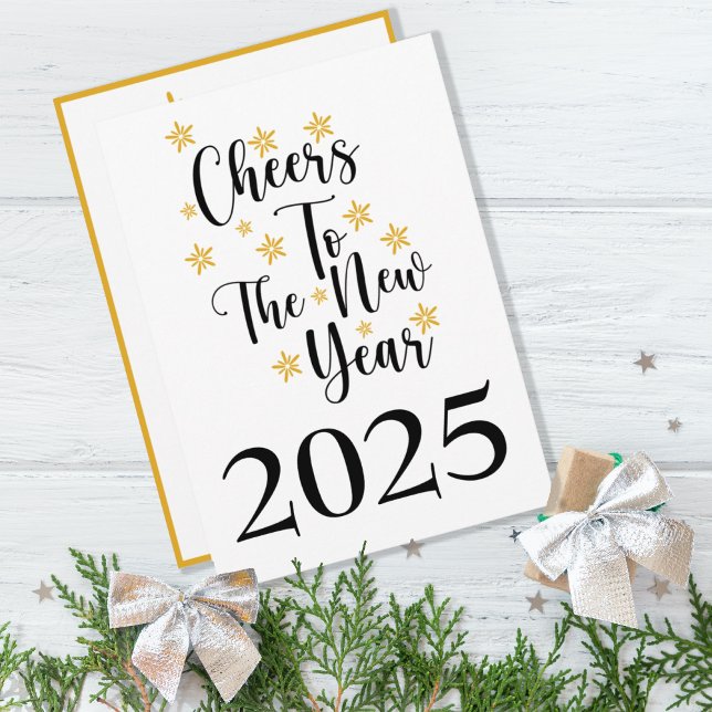 Classic Minimalist 2025 Carte de Nouvel An (MODERN BLACK GOLD TYPOGRAPHY CHEERS TO THE NEW YEAR HOLIDAY GREETING CARD)