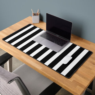 Classic Noir et Blanc Vertical Striped Style