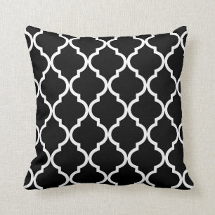 Classic Quatrefoil Pattern in Black and White Throw Pillow