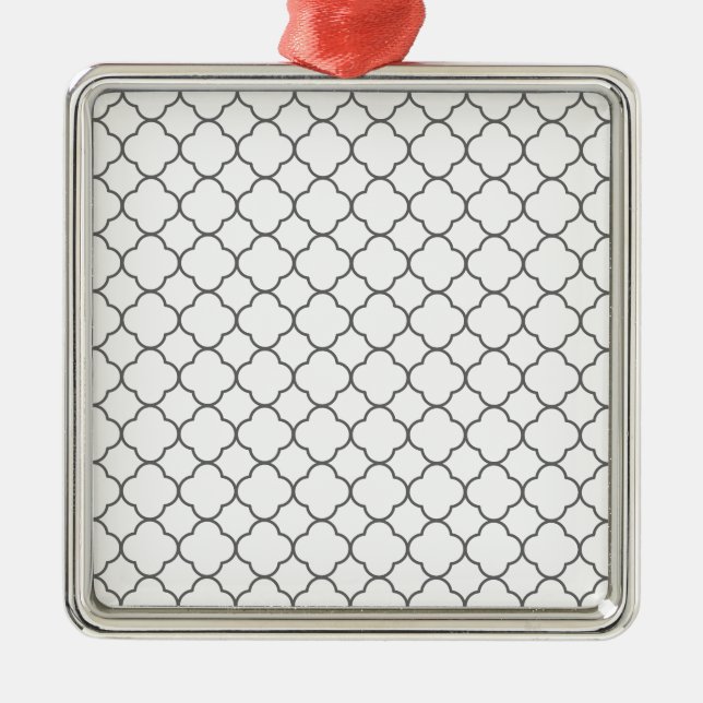 Classic Quatrefoil Pattern Metal Ornament (Front)