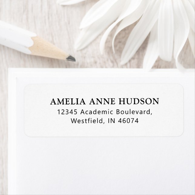 Classic Script Black & White Return Address (En situation)