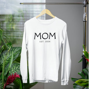 Classic Typography Mom Established Year T-Shirt