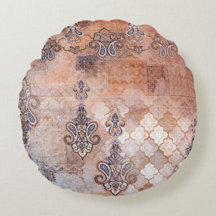 Classic vintage print with patchwork, paisley elem round pillow