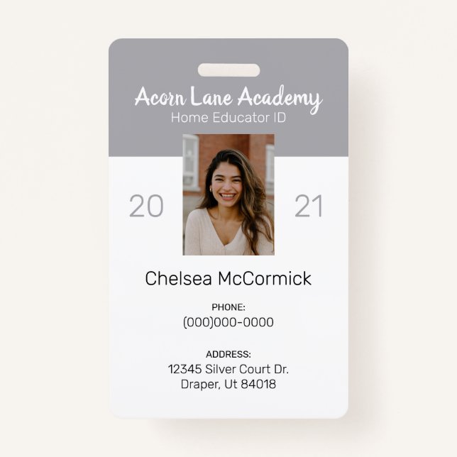 Clean Grey Homeschool Educator ID Badge (Devant)