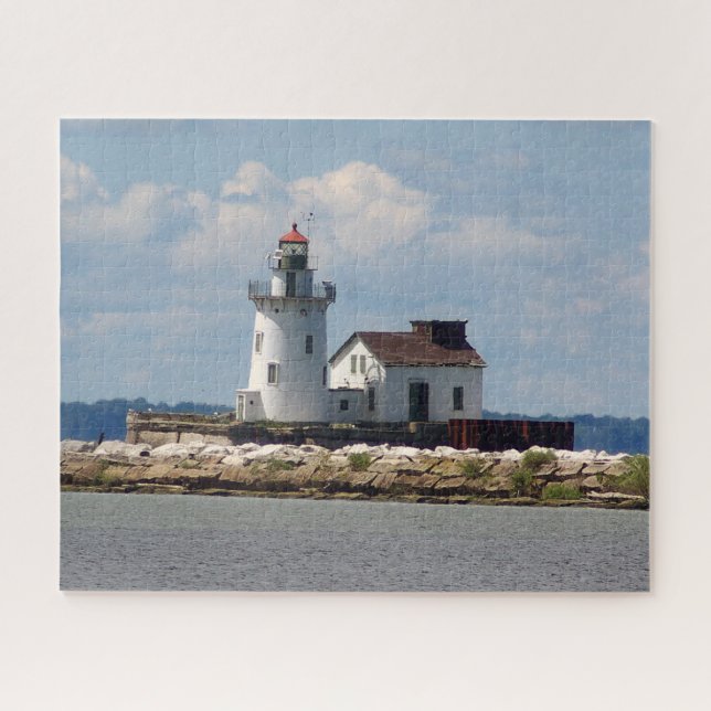 Cleveland Harbour Main Entrance Light puzzle (Horizontal)