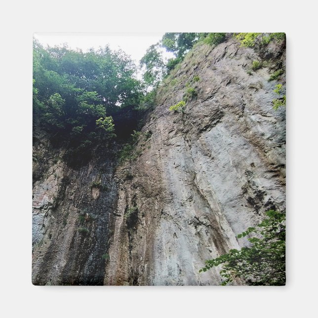 Cliff side magnet (Front)