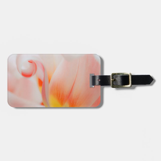 Close-up of tulip 3 luggage tag (Front Horizontal)