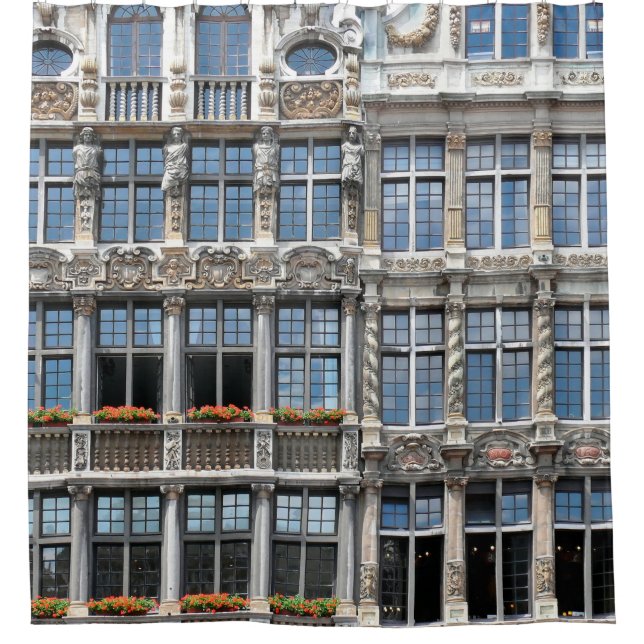 Close up of windows of famous guildhalls in Grote  (Front)