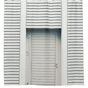 CLOSED LOUVER DOOR